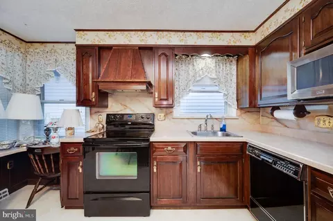 Kitchen - 311 S Sterley St, Reading, PA 19607 photo 2 of 3