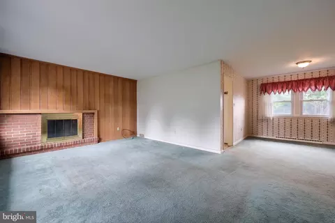 Living - 413 Weidman Ave, Sinking Spring, PA 19608 photo 3 of 3