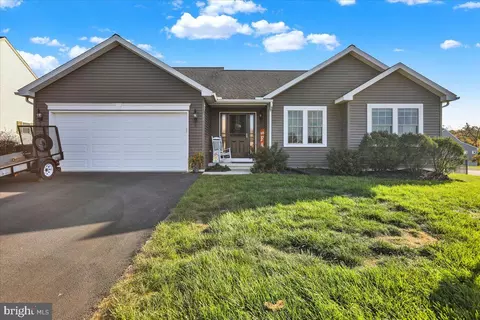 80 Clover Dr, Myerstown, PA 17067