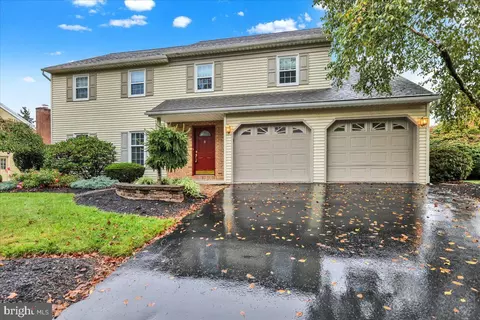258 New Castle Dr, Reading, PA 19607 photo 4