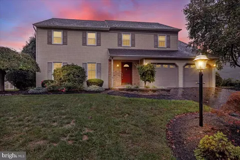 258 New Castle Dr, Reading, PA 19607 photo 3