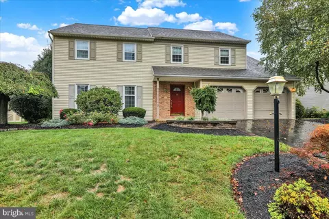 258 New Castle Dr, Reading, PA 19607 photo 2