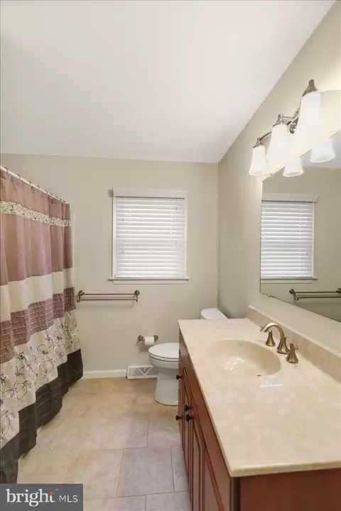258 New Castle Dr, Reading, PA 19607 photo 32