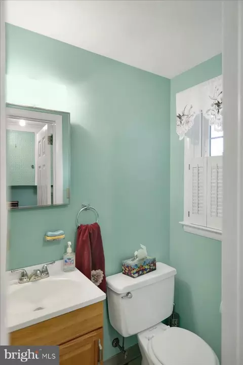 Bath - 2912 Gerard Ave, Reading, PA 19608 photo 3 of 3
