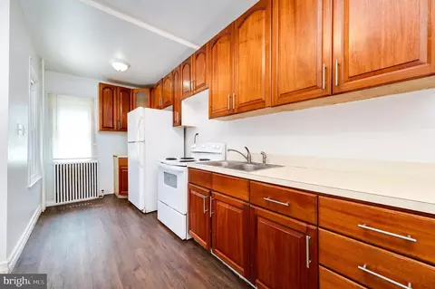 Entry Way - 1242 Eckert Ave, Reading, PA 19602 photo 5 of 11