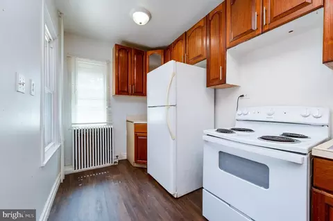Entry Way - 1242 Eckert Ave, Reading, PA 19602 photo 6 of 11