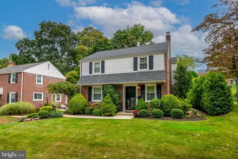 17 Beechwood Dr, Reading, PA 19606