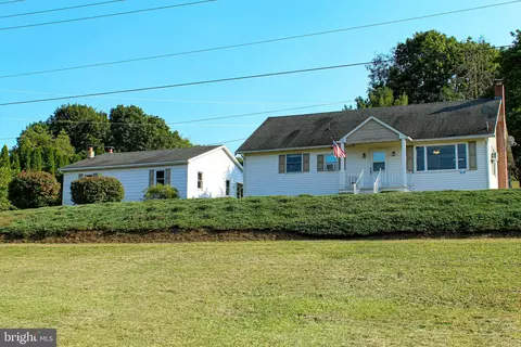 422 Mountain Rd, Kempton, PA 19529