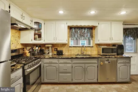 109 Cacoosing, Reading, PA 19608 photo 11