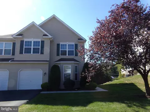 18 Emily Ct, Reading, PA 19606