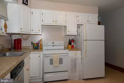 Kitchen - 203 N Brobst St, Reading, PA 19607 photo 2 of 2