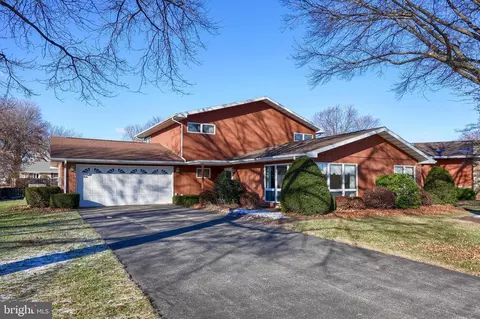 24 Wellington Blvd, Reading, PA 19610
