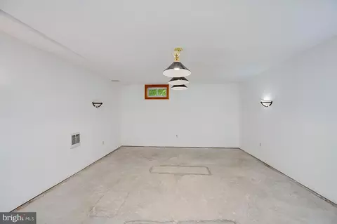 10 Pacific Ave, Reading, PA 19608 photo 50