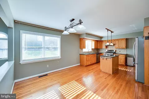 10 Pacific Ave, Reading, PA 19608 photo 21