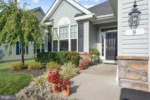 8 Fox Chase Ln, Oley, PA 19547 photo 3