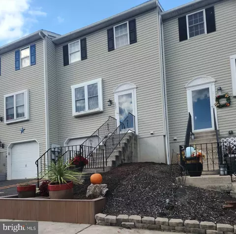 3921 Penns Dr, Reading, PA 19606