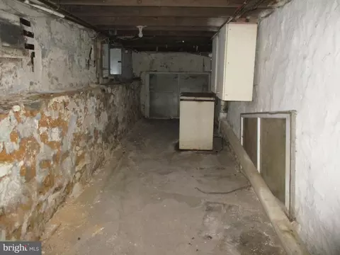 Entry Way - 1129 Spring St, Reading, PA 19604 photo 2 of 2