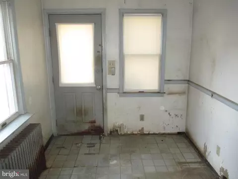 Entry Way - 1129 Spring St, Reading, PA 19604 photo 1 of 2