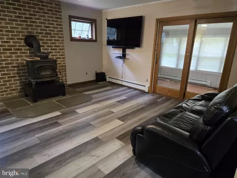 73 Old Company Rd, Barto, PA 19504 photo 4