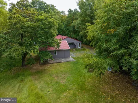 182 Baldy Hill Rd, Alburtis, PA 18011