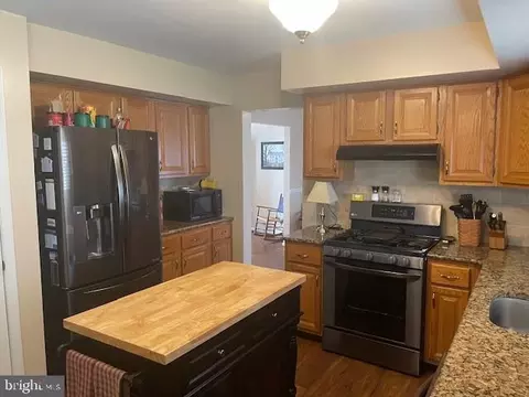Kitchen - 1859 Shellbark Dr, Reading, PA 19608 photo 3 of 5