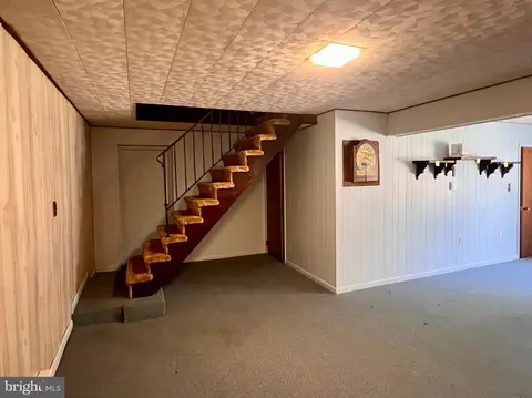 Entry Way - 781 Mountain View Rd, Reading, PA 19607 photo 2 of 2