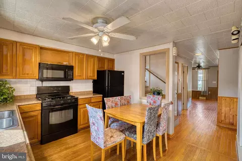 Entry Way - 1028 Brooke Blvd, Reading, PA 19607 photo 1 of 2
