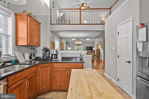 Entry Way - 16 Regina Dr, Sinking Spring, PA 19608 photo 2 of 3