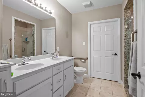 Bath - 16 Regina Dr, Sinking Spring, PA 19608 photo 1 of 3