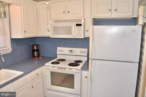 Kitchen - 17 Hillside Rd, Reading, PA 19609 photo 3 of 3