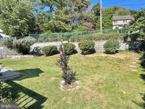 Exterior - 17 Hillside Rd, Reading, PA 19609 photo 7 of 8