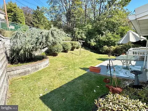 Exterior - 17 Hillside Rd, Reading, PA 19609 photo 5 of 8