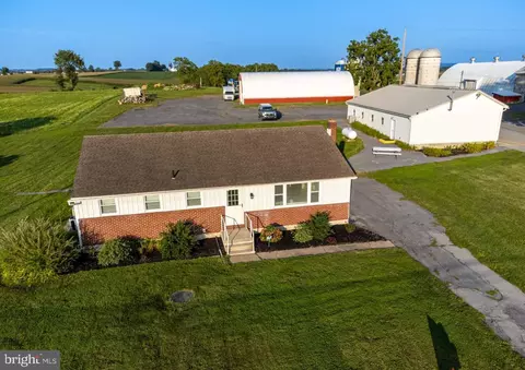 87 S Kemp Rd, Kutztown, PA 19530