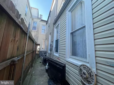 Exterior - 1021 Spring St, Reading, PA 19604 photo 1 of 2