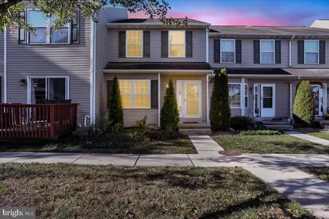 54 Horseshoe Dr, Douglassville, PA 19518