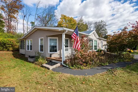 425 Cedar Ln, Birdsboro, PA 19508