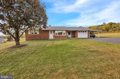 374 Lobachsville Rd, Oley, PA 19547