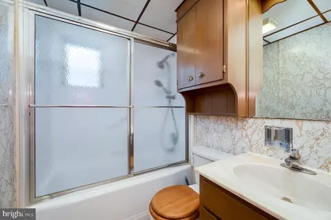 Bath - 801 Apache Ln, Temple, PA 19560 photo 1 of 1