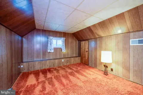 Bedroom - 801 Apache Ln, Temple, PA 19560 photo 6 of 10