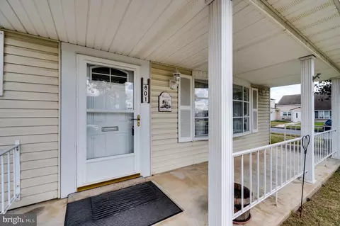 Exterior - 801 Apache Ln, Temple, PA 19560 photo 2 of 4