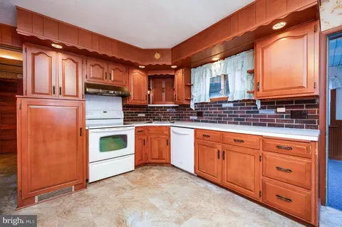 Kitchen - 801 Apache Ln, Temple, PA 19560 photo 1 of 5