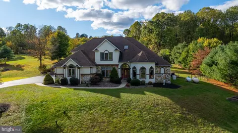 4 Holly Ln, Mohnton, PA 19540