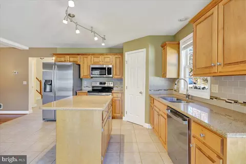 303 Diane Ave, Reading, PA 19608 photo 17