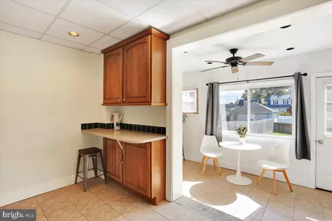 Entry Way - 2028 Spring St, Reading, PA 19609 photo 1 of 2