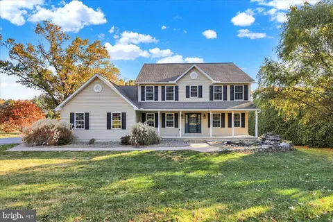 1511 Hilltop Rd, Leesport, PA 19533
