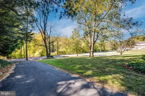 Exterior - 3435 River Rd, Reading, PA 19605 photo 4 of 11