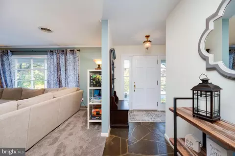 Entry Way - 3435 River Rd, Reading, PA 19605 photo 3 of 5