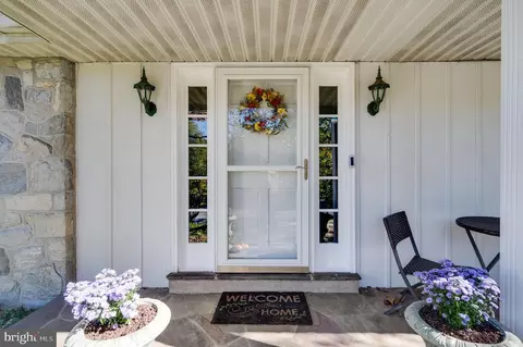 Entry Way - 3435 River Rd, Reading, PA 19605 photo 1 of 5