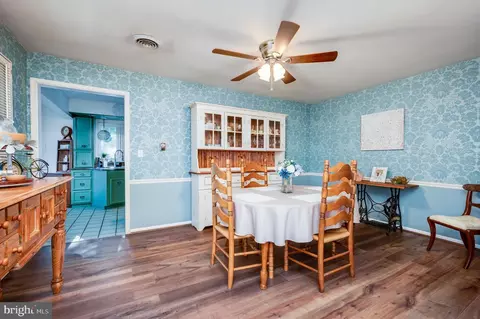 Dining - 3435 River Rd, Reading, PA 19605 photo 2 of 4