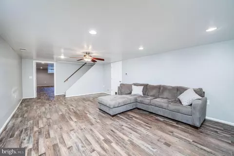 Living - 3435 River Rd, Reading, PA 19605 photo 10 of 10